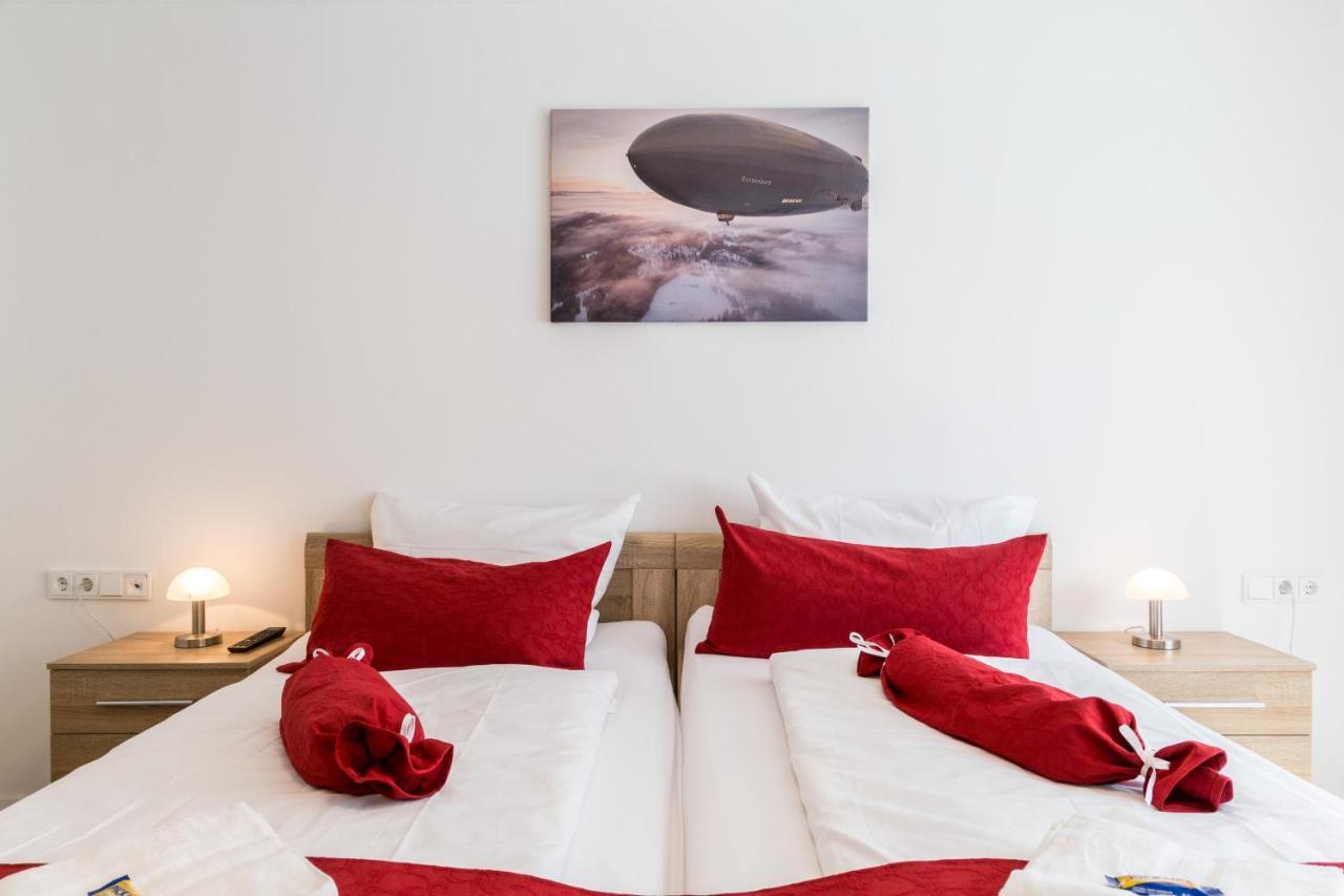 Apartment Eastside Mit 3 Zimmern Fur Bis Zu 5 Personen Mit Balkon Friedrichshafen Esterno foto