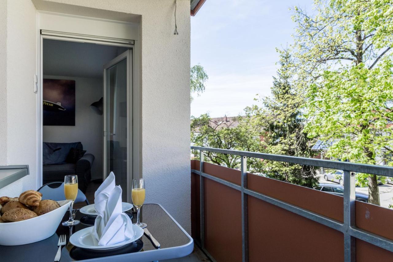 Apartment Eastside Mit 3 Zimmern Fur Bis Zu 5 Personen Mit Balkon Friedrichshafen Esterno foto